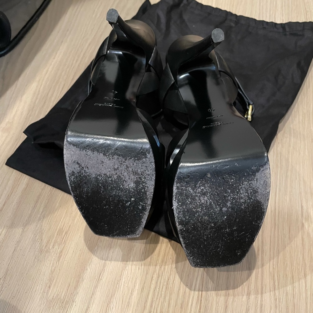 Saint Laurent
Black Tribute 105MM Leather Platform Sandals - Picture 4 of 5